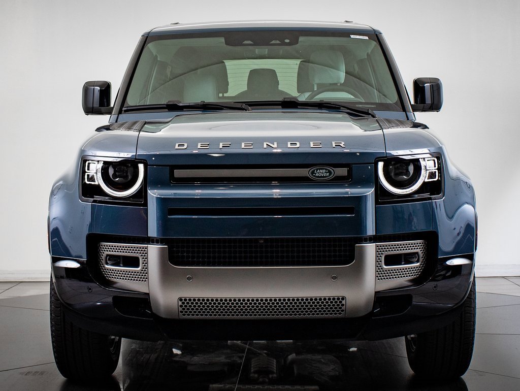 2025 Land Rover Defender 90 X-Dynamic SE photo 2