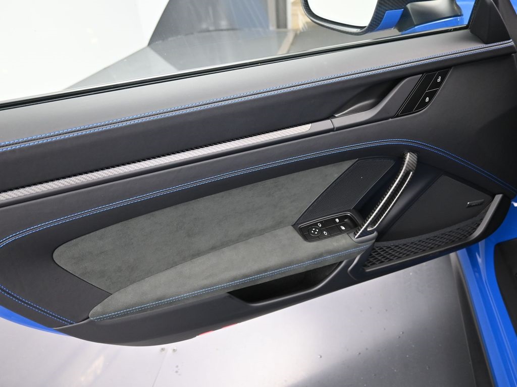 2025 Porsche 911 GT3 photo 17