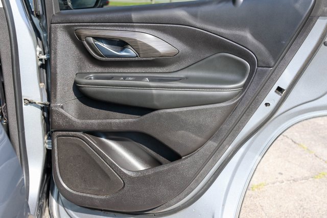 Used 2024 Sterling Metallic GMC SLT image 19