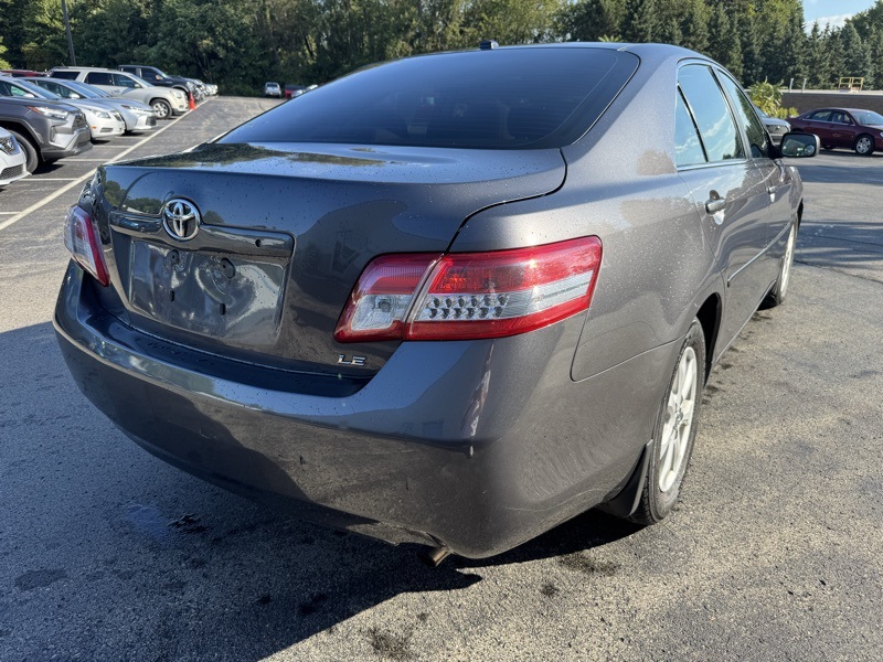 2011 Toyota Camry LE photo 2