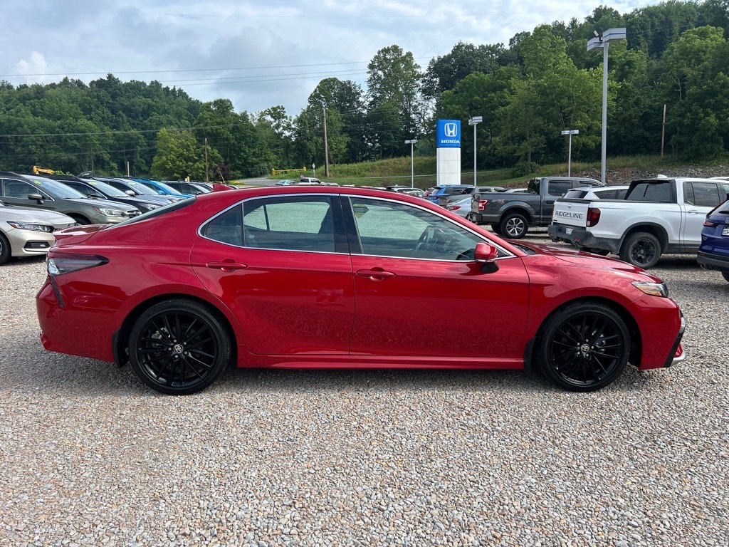 2024 Toyota Camry Hybrid XSE photo 8