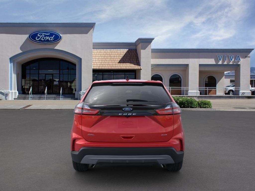 2024 Ford Edge SEL photo 4