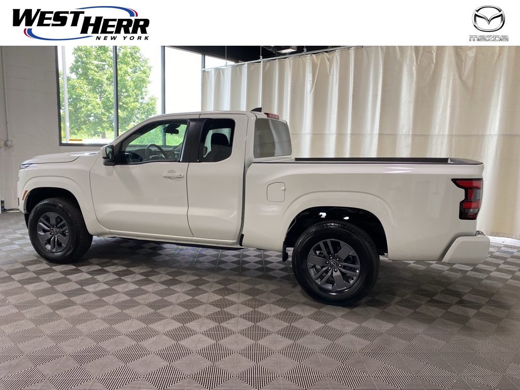 2025 Nissan Frontier SV photo 10