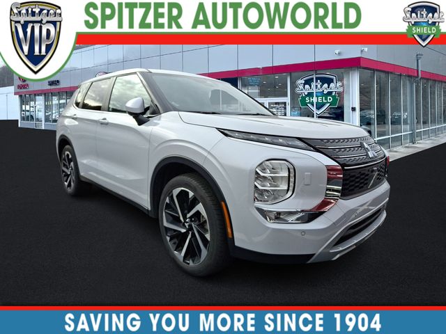 2024 Mitsubishi Outlander SE's photo