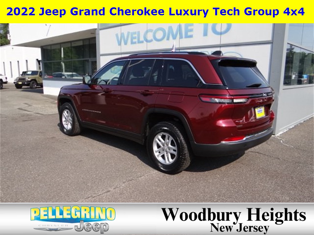 2022 Jeep Grand Cherokee Laredo photo 4
