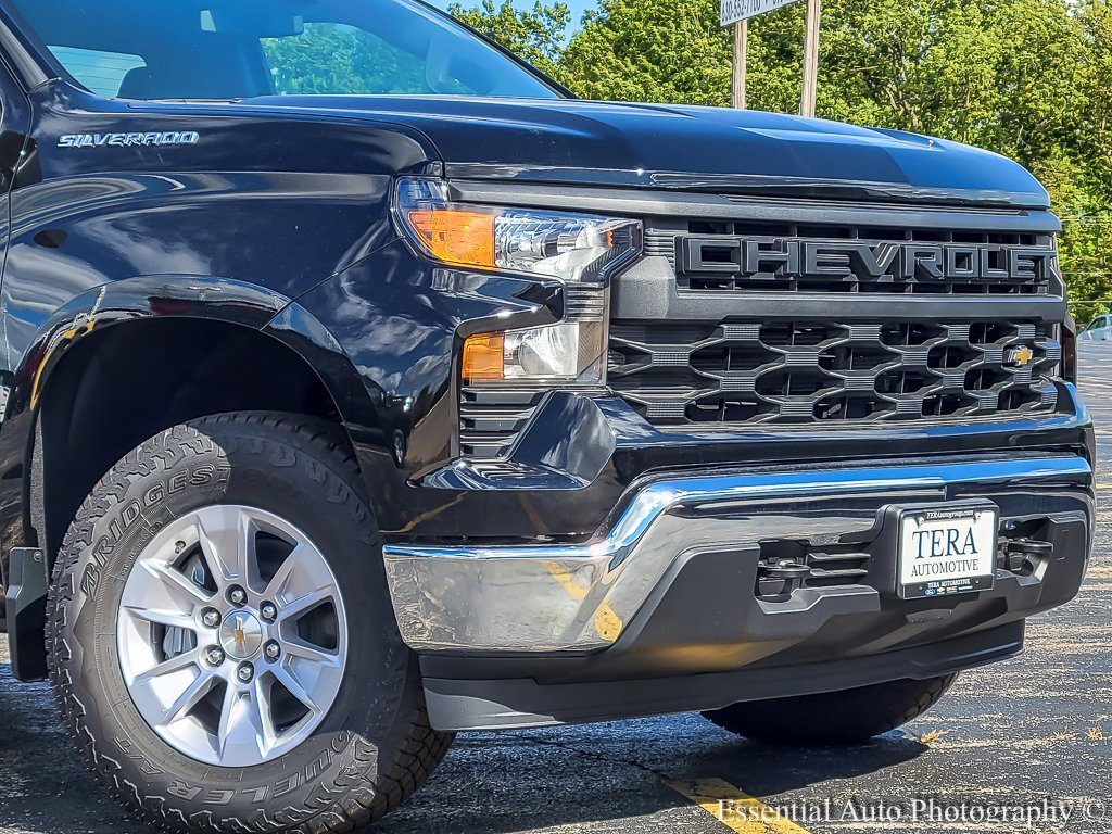 2025 Chevrolet Silverado 1500 photo 2