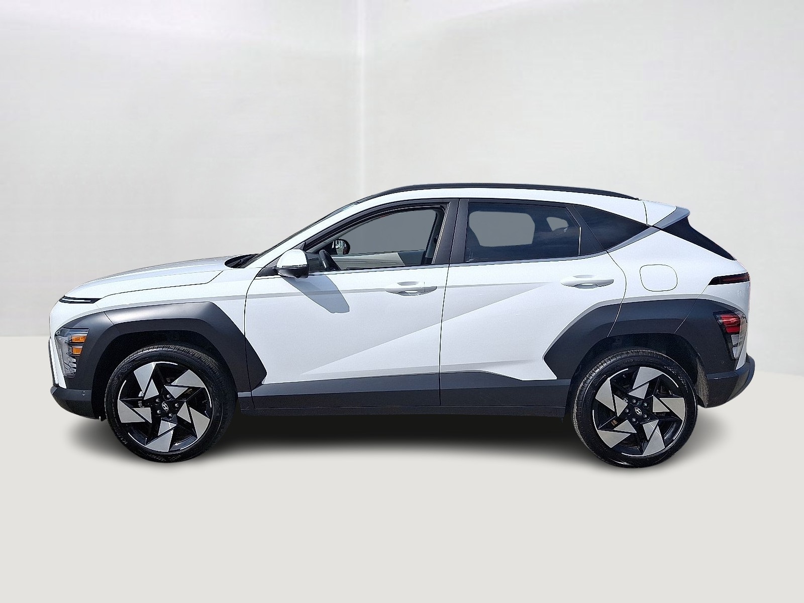 2024 Hyundai Kona Limited photo 3