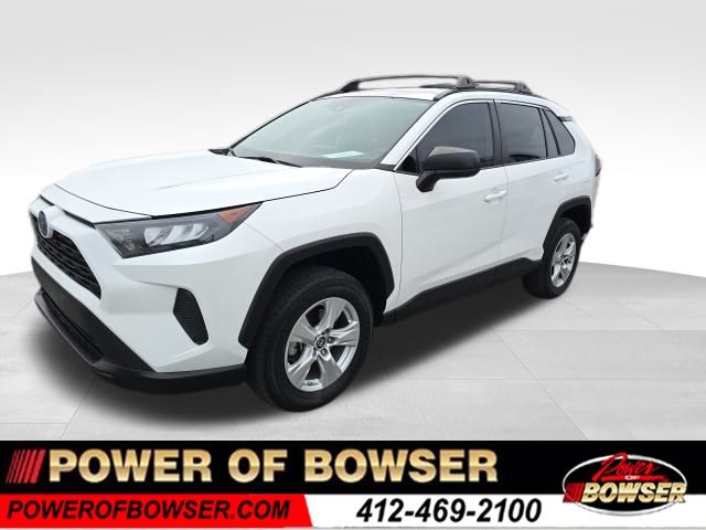 2021 Toyota RAV4 LE's photo