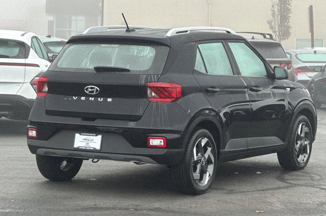 2026 Hyundai Venue SEL photo 4