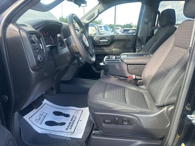 2023 Chevrolet Silverado 1500 Custom photo 11