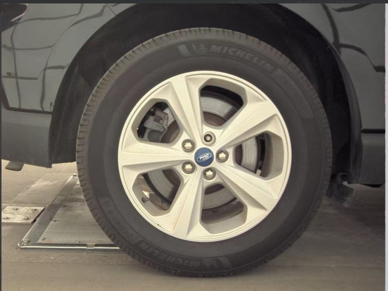 2022 Ford Edge SE photo 10