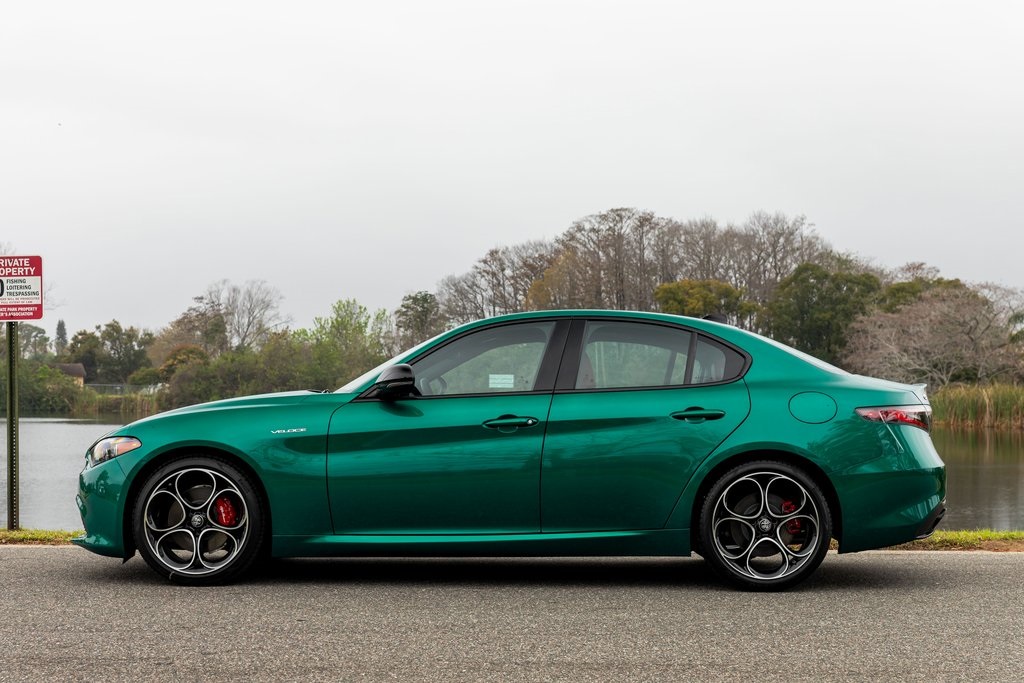2025 Alfa Romeo Giulia Base photo 6
