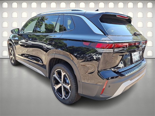 2025 Volkswagen Tiguan SE photo 2