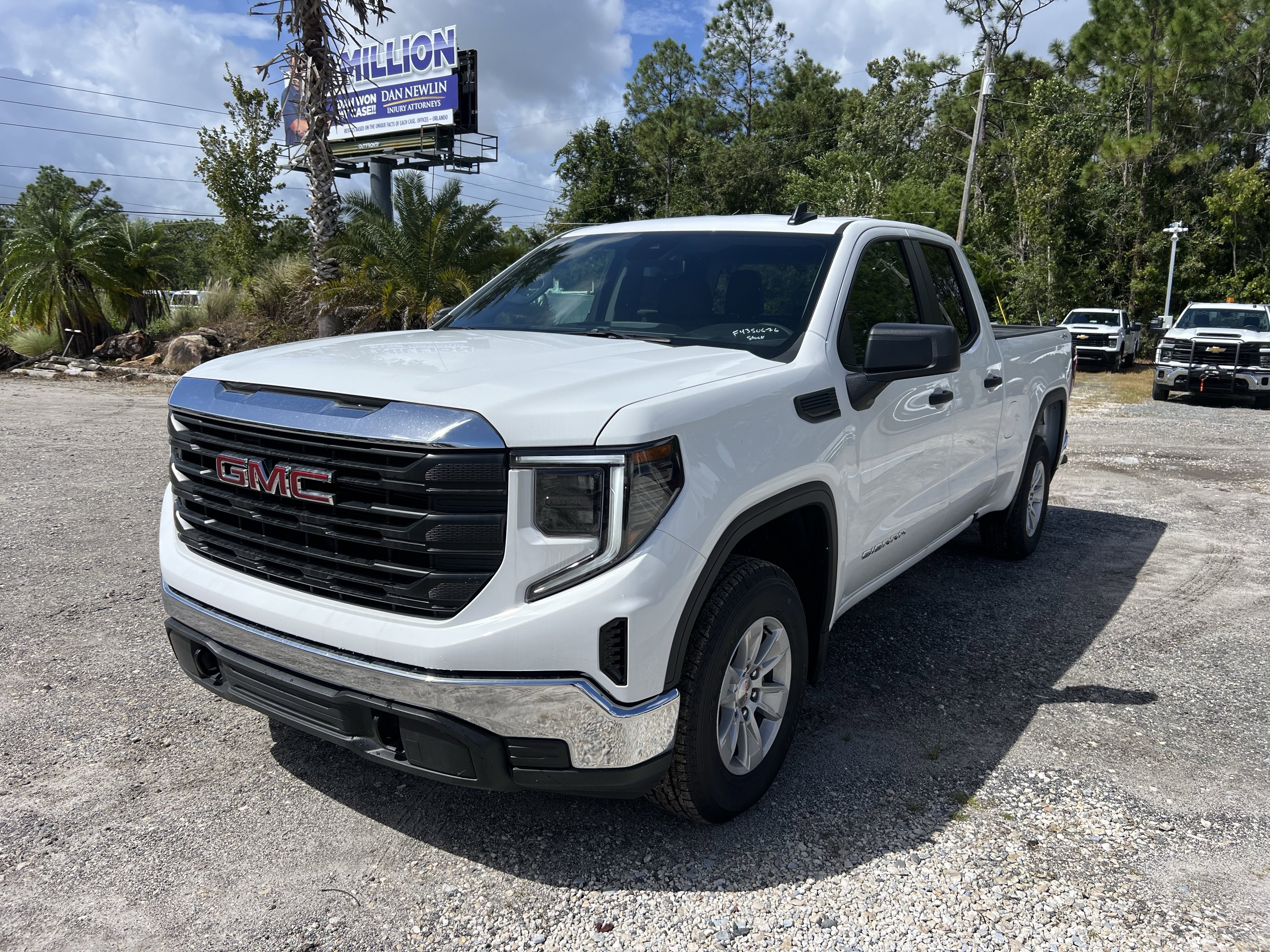2025 GMC Sierra 1500 Pro's photo