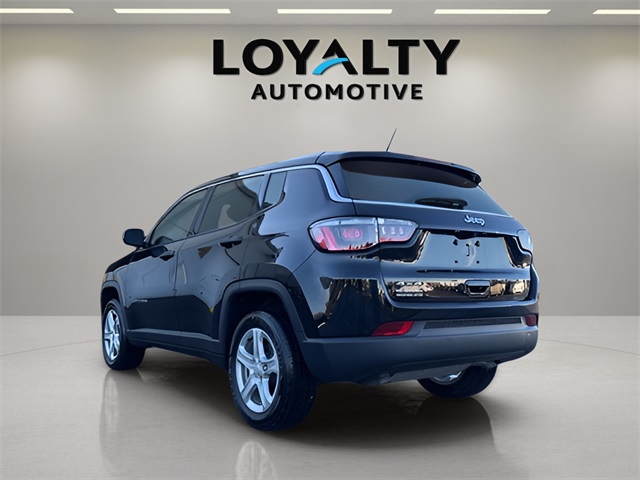 2023 Jeep Compass Sport photo 2