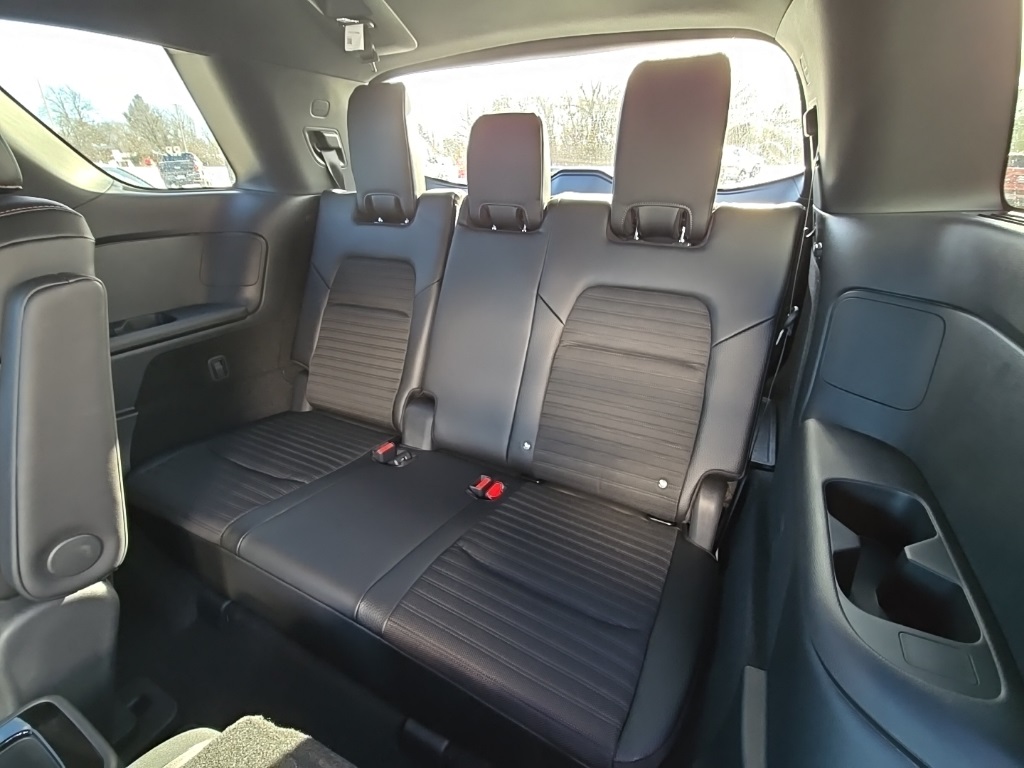 2025 Nissan Pathfinder Rock Creek photo 7