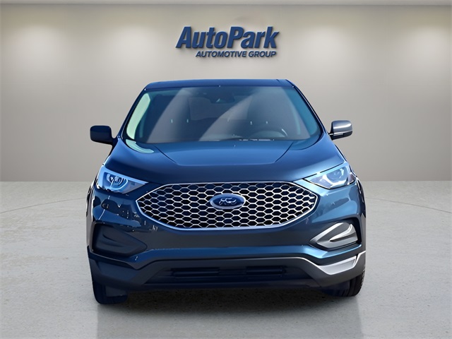 2024 Ford Edge SE photo 2