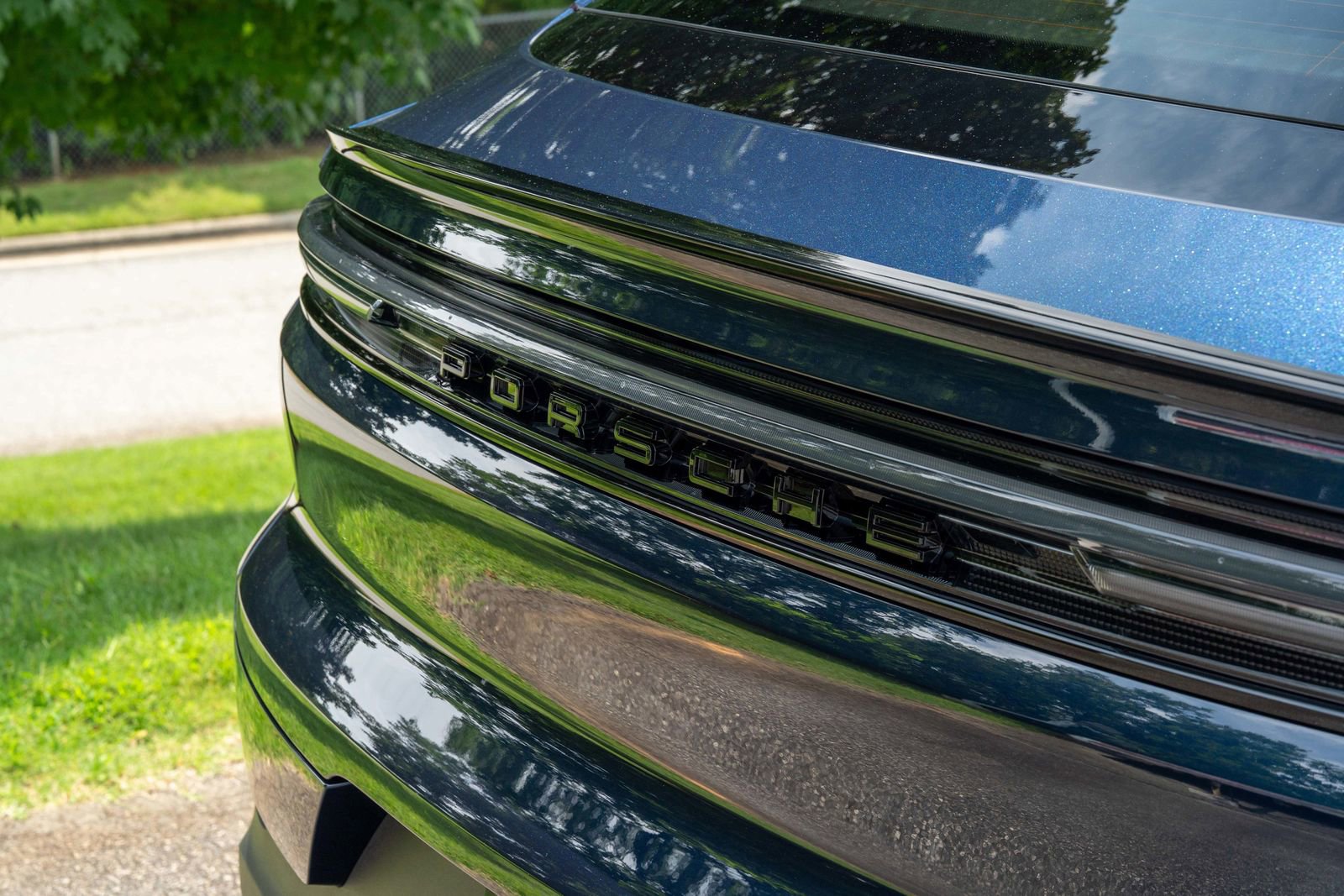 2025 Porsche Cayenne Base photo 15