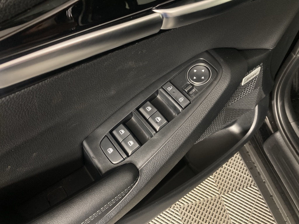 2026 Kia Seltos SX photo 2