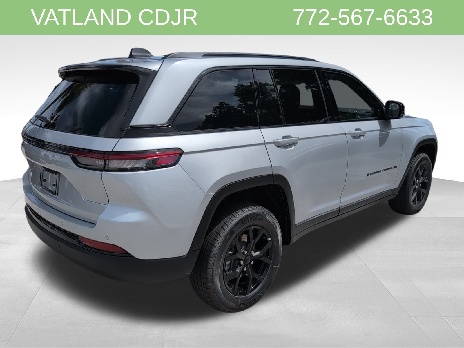 2025 Jeep Grand Cherokee Laredo Altitude photo 5