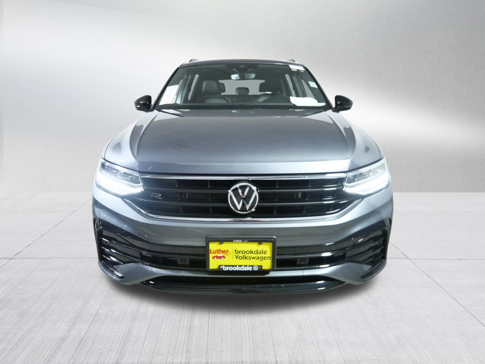 Used 2023 Volkswagen Tiguan SE R-LINE BLACK with VIN 3VV8B7AX3PM069467 for sale in Brooklyn Center, Minnesota