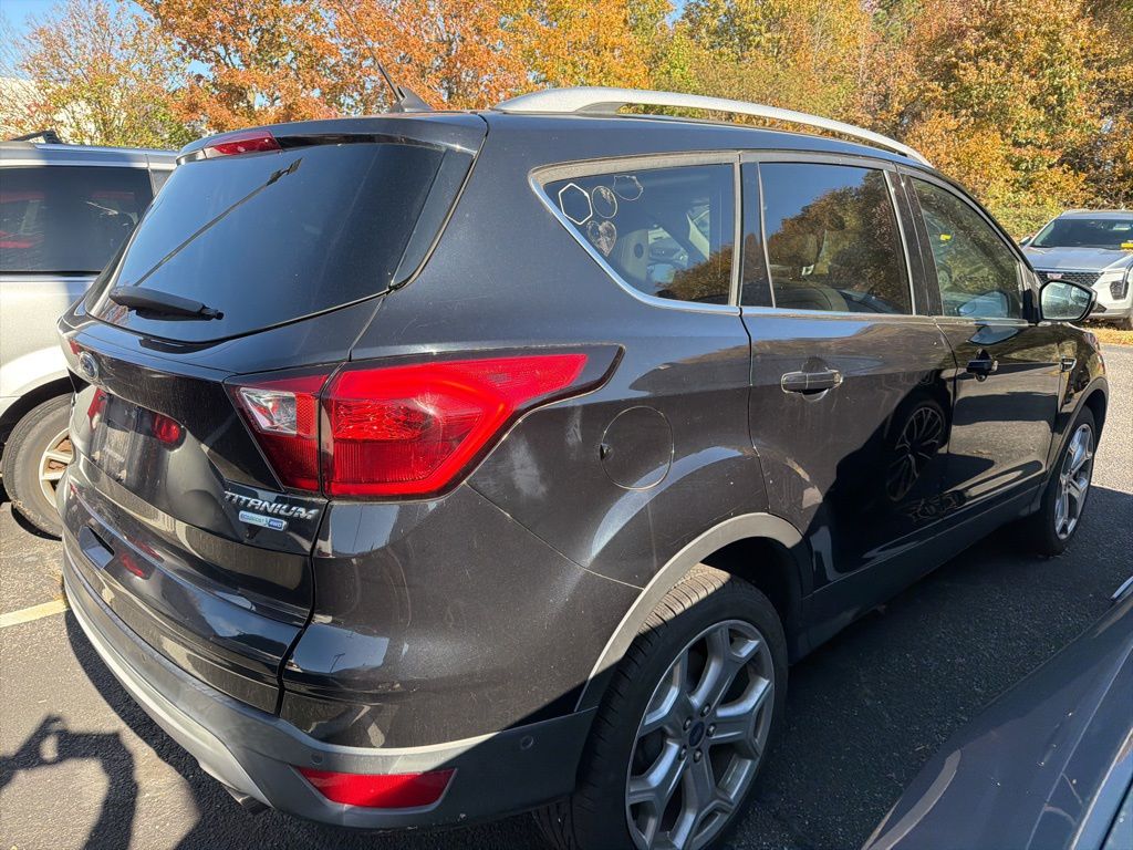 2019 Ford Escape Titanium photo 3