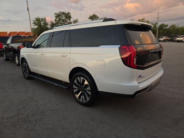 2025 Ford Expedition MAX Platinum photo 4