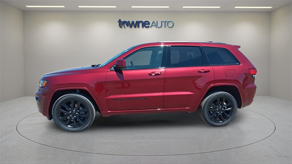2022 Jeep Grand Cherokee Laredo X photo 3