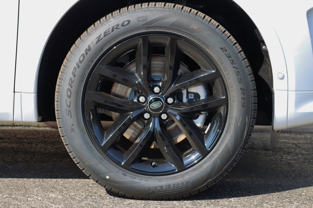 2025 Land Rover Discovery Sport S photo 6