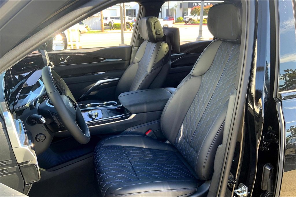 2026 Cadillac Escalade Sport photo 12