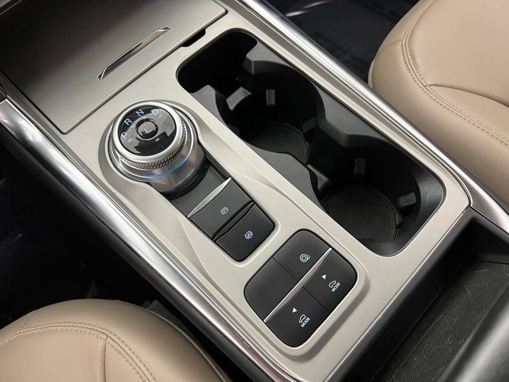 2023 Ford Explorer XLT photo 14