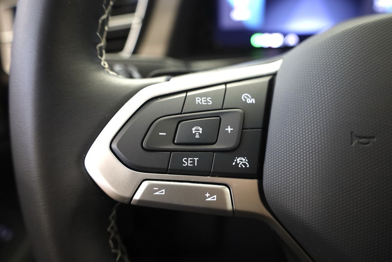2024 Volkswagen Atlas SEL photo 21