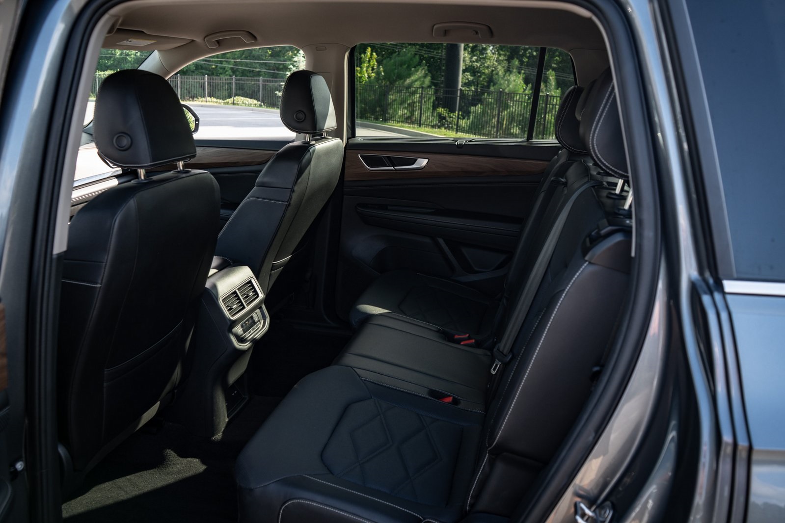 2024 Volkswagen Atlas SE Technology photo 14