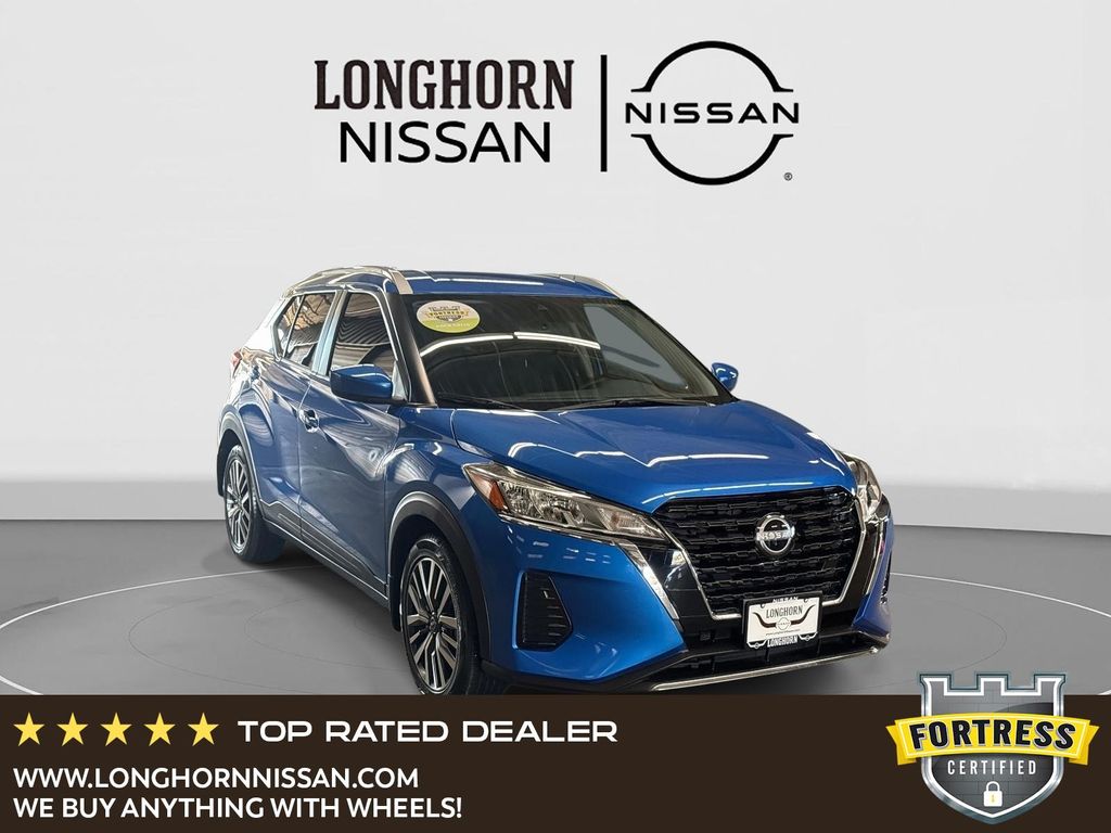 2023 Nissan Kicks SV's photo
