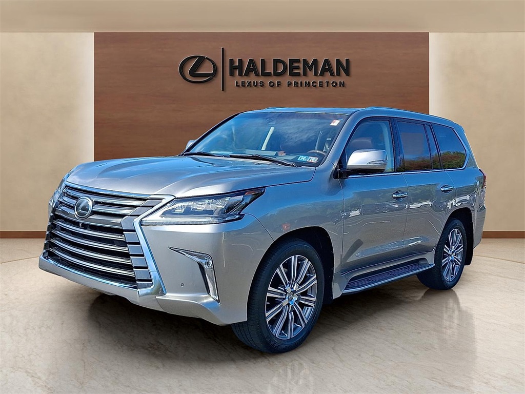 2017 Lexus LX 570 photo 3