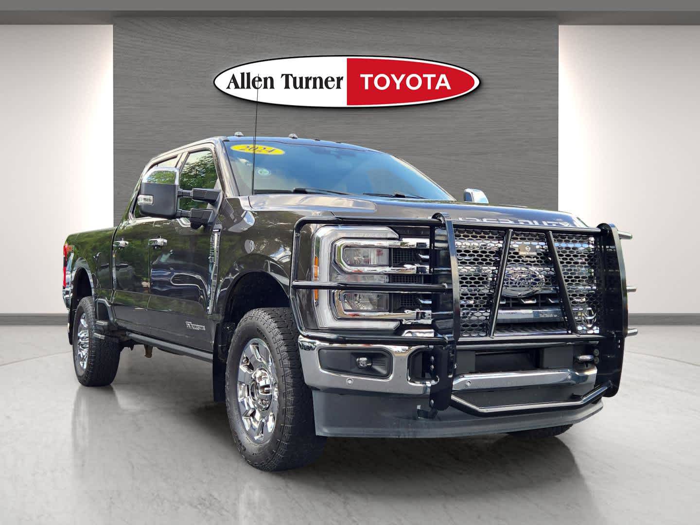 2024 Ford F-350 Lariat photo 2