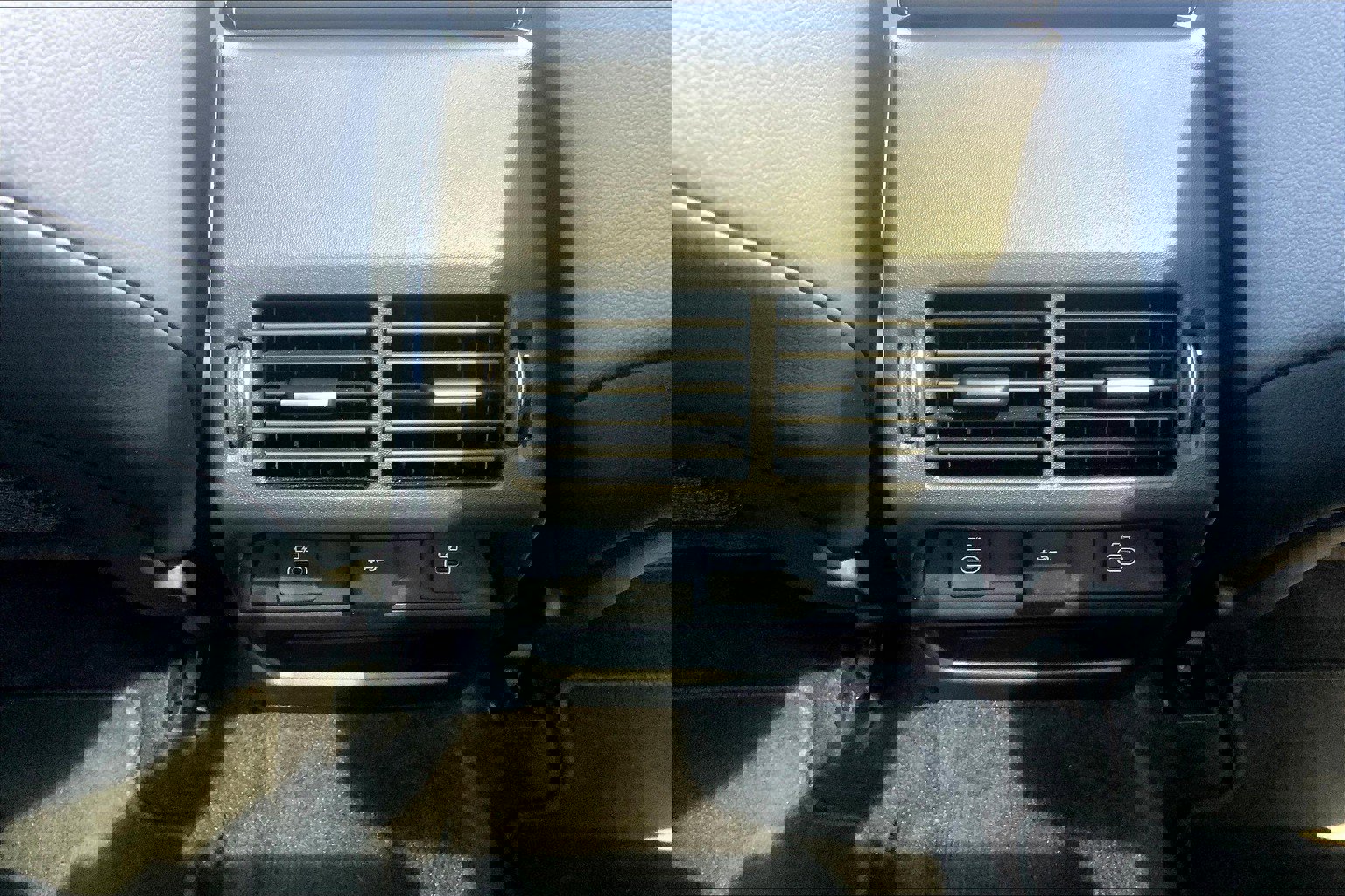 2024 Jaguar E-PACE R-Dynamic SE photo 28