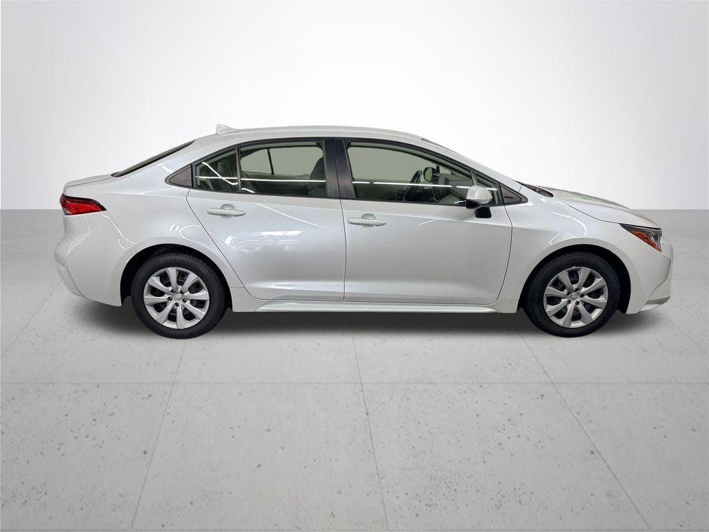 2022 Toyota Corolla LE photo 8