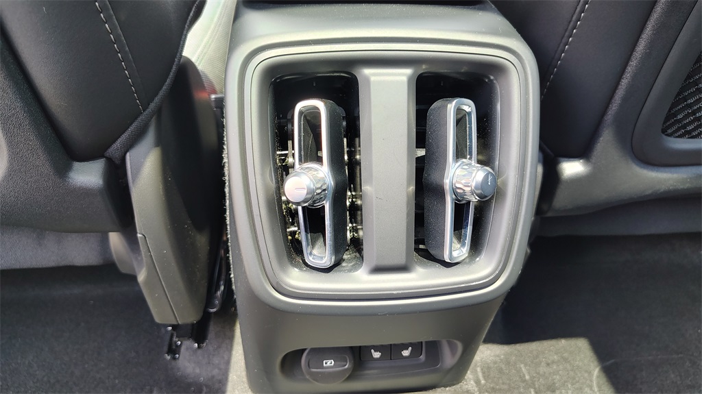 2023 Volvo XC40 Recharge Ultimate photo 30