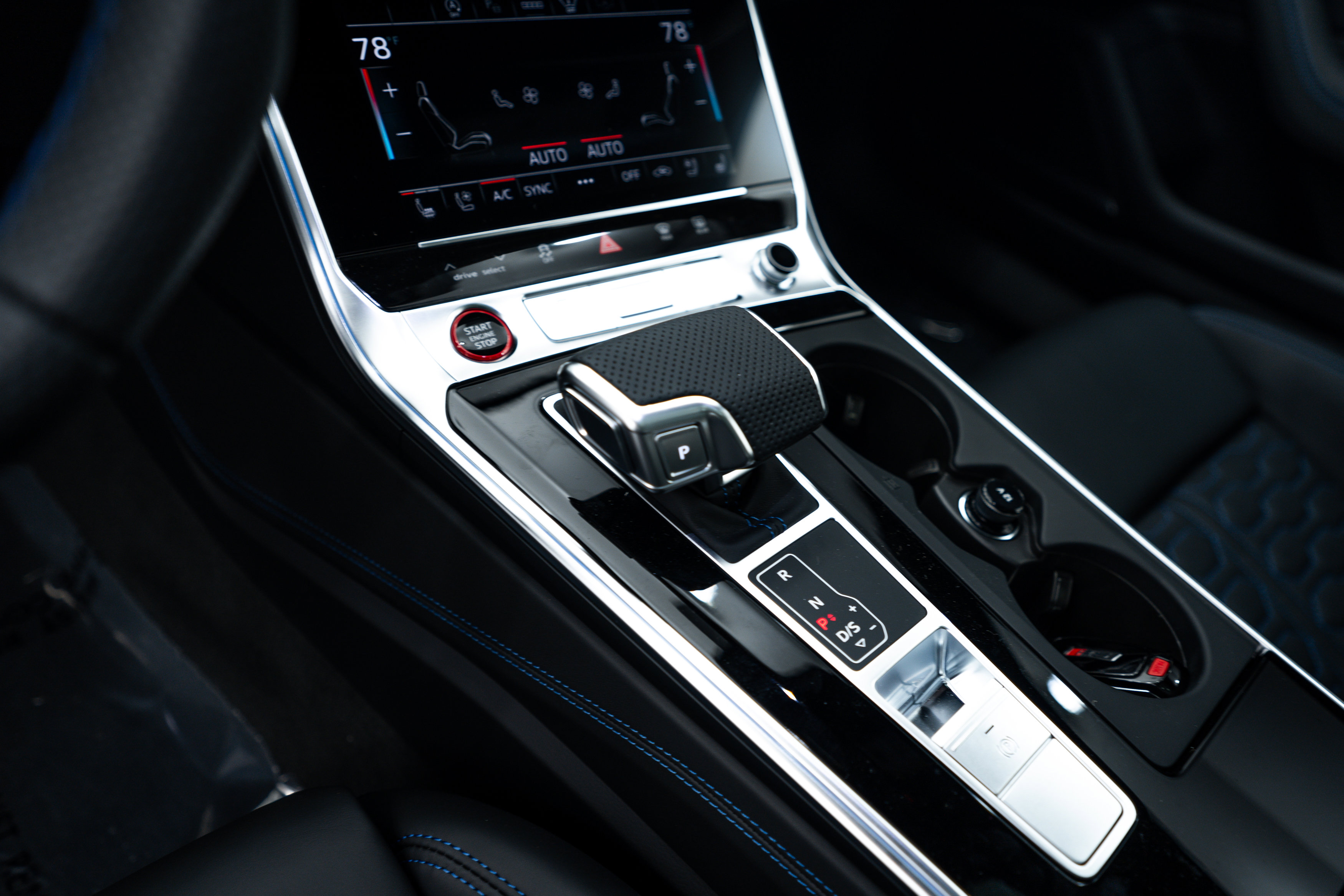 2025 Audi RS 6 Avant Performance Base photo 8