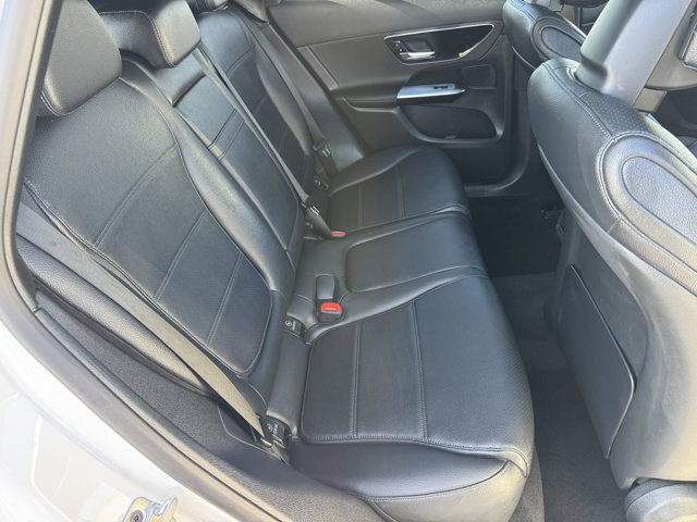 2026 Mercedes Benz GLC 300 photo 4