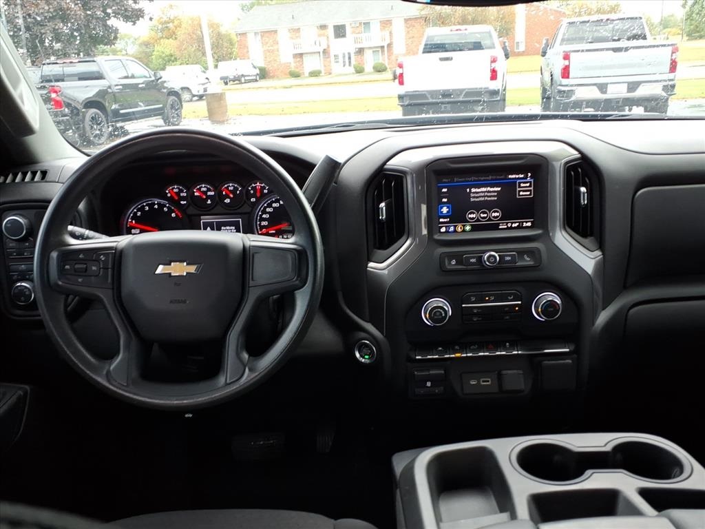 2023 Chevrolet Silverado 1500 Custom photo 4