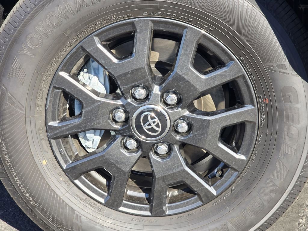 2025 Toyota 4Runner SR5 photo 9