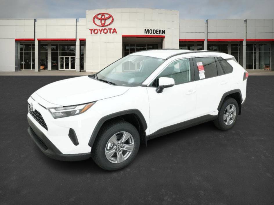2025 Toyota RAV4 XLE's photo