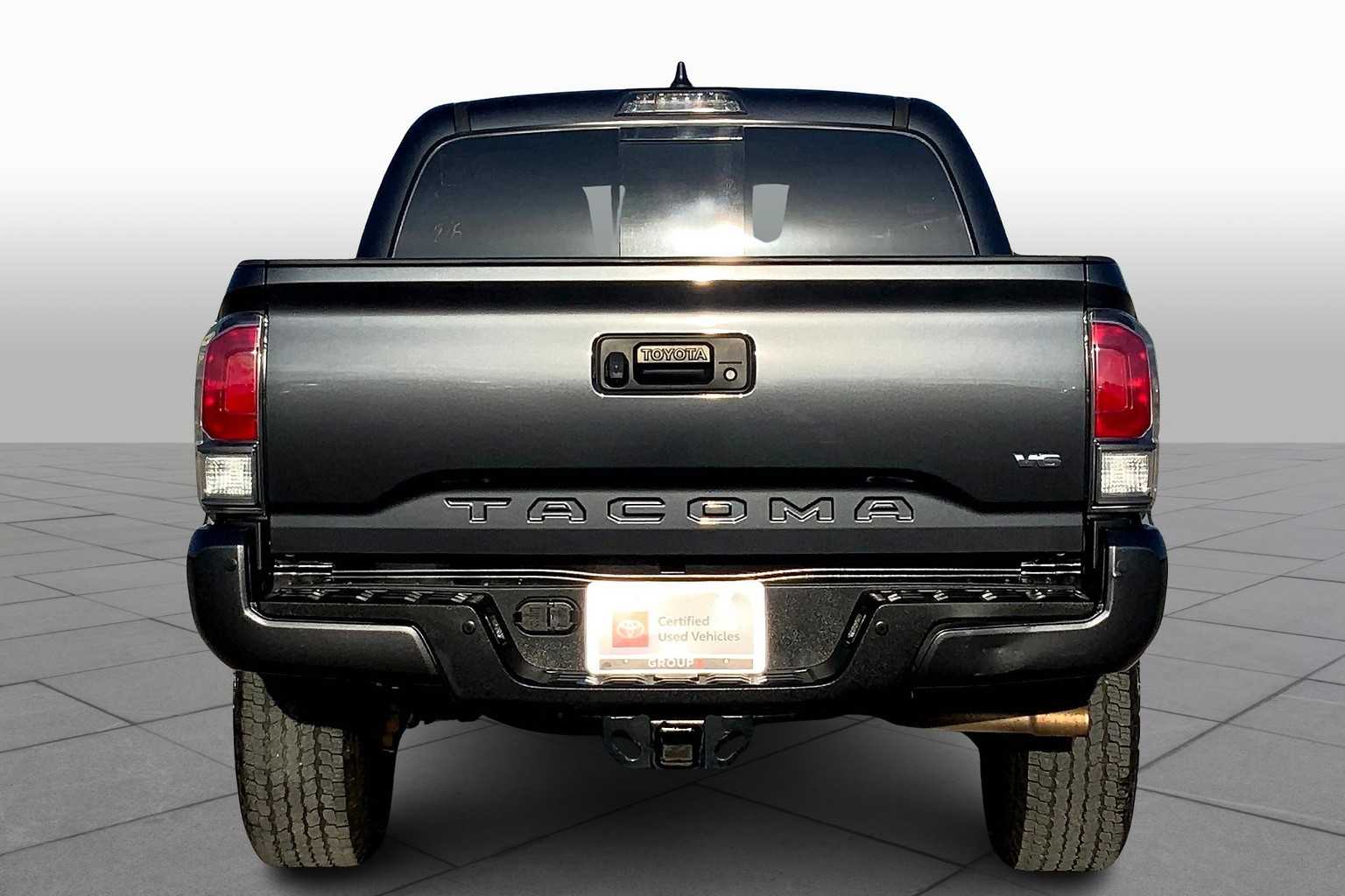 2023 Toyota Tacoma TRD photo 4