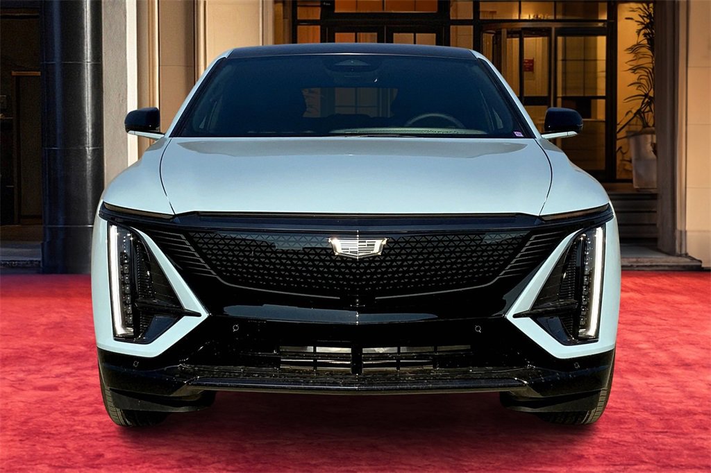 2025 Cadillac Lyriq Sport photo 3