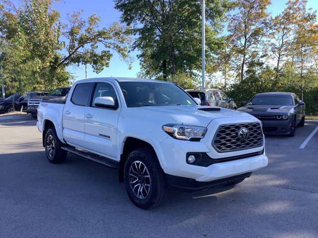 2022 Toyota Tacoma TRD Sport photo 3
