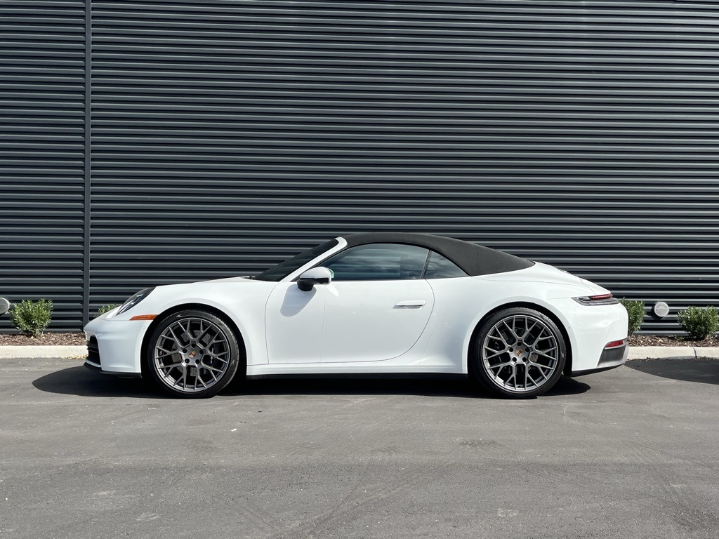 2025 Porsche 911 photo 2