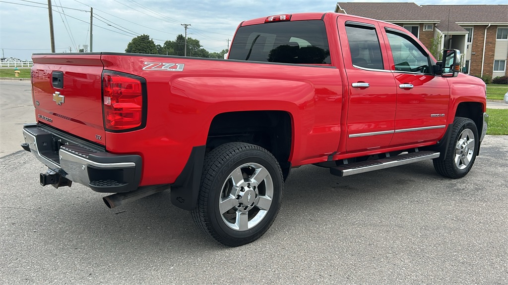 2017 Chevrolet Silverado 2500HD LTZ photo 3