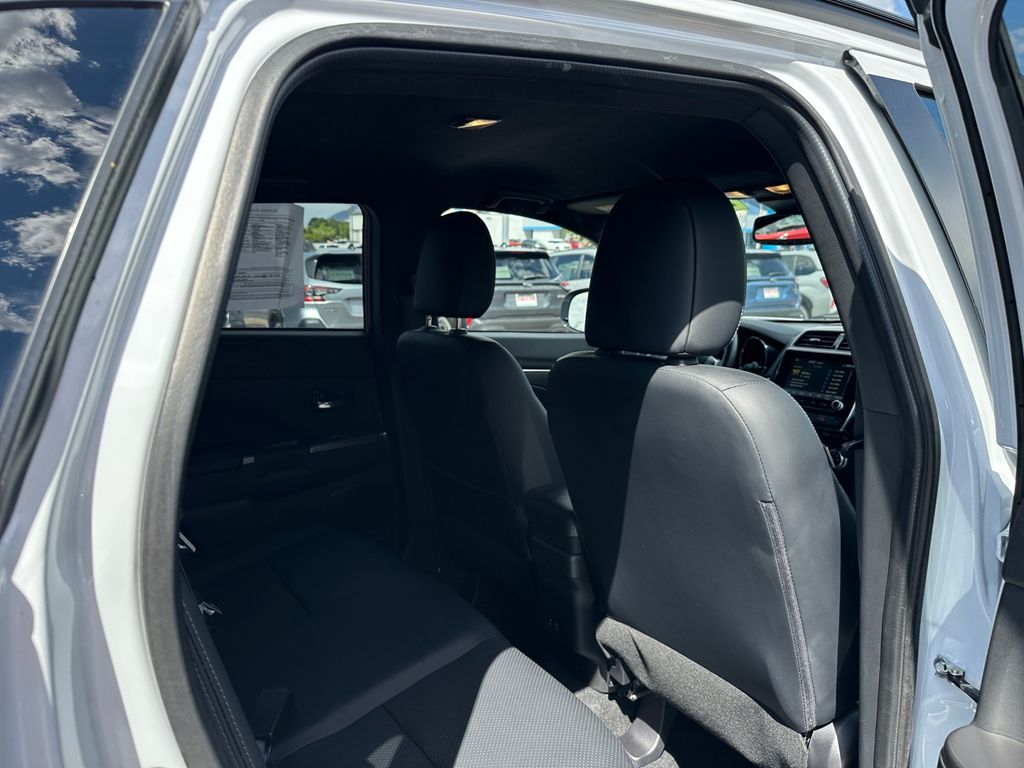 2024 Mitsubishi Outlander Sport SEL photo 17